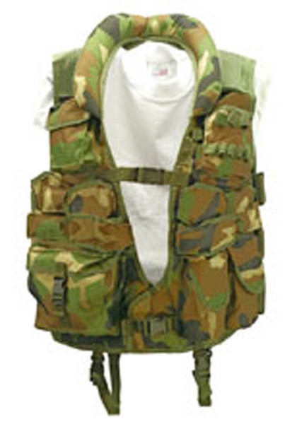 Tactical-Weste mit Lederbesatz, woodland neu